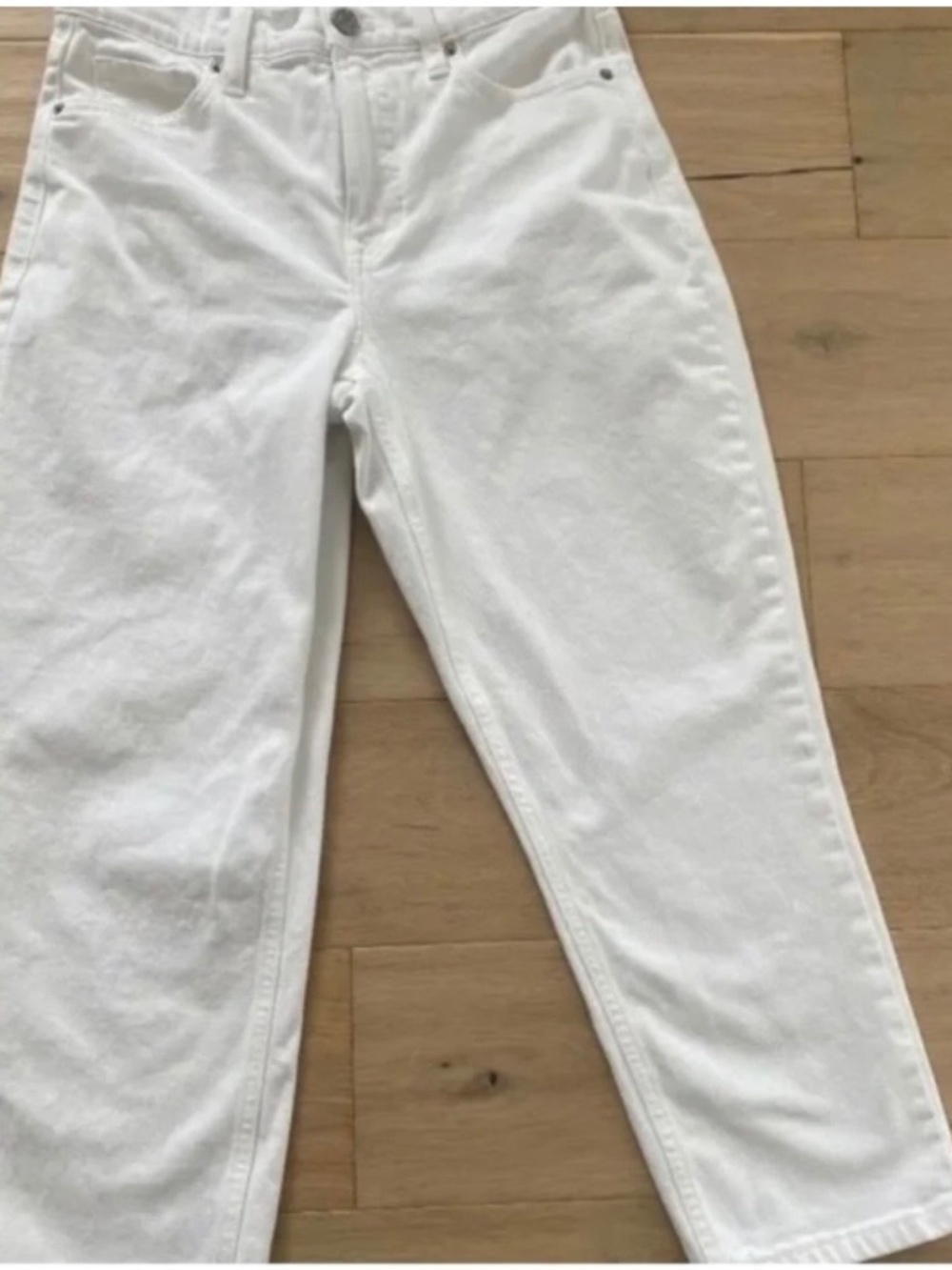DKNY White Capri Jeans